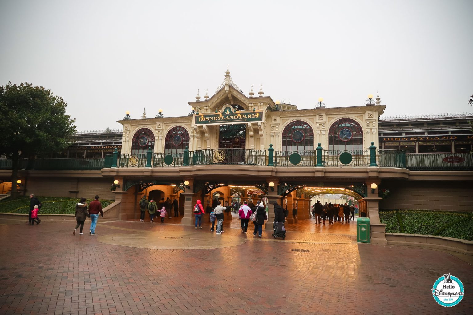 disneyland-paris-railroad-main-street-station-hello-disneyland